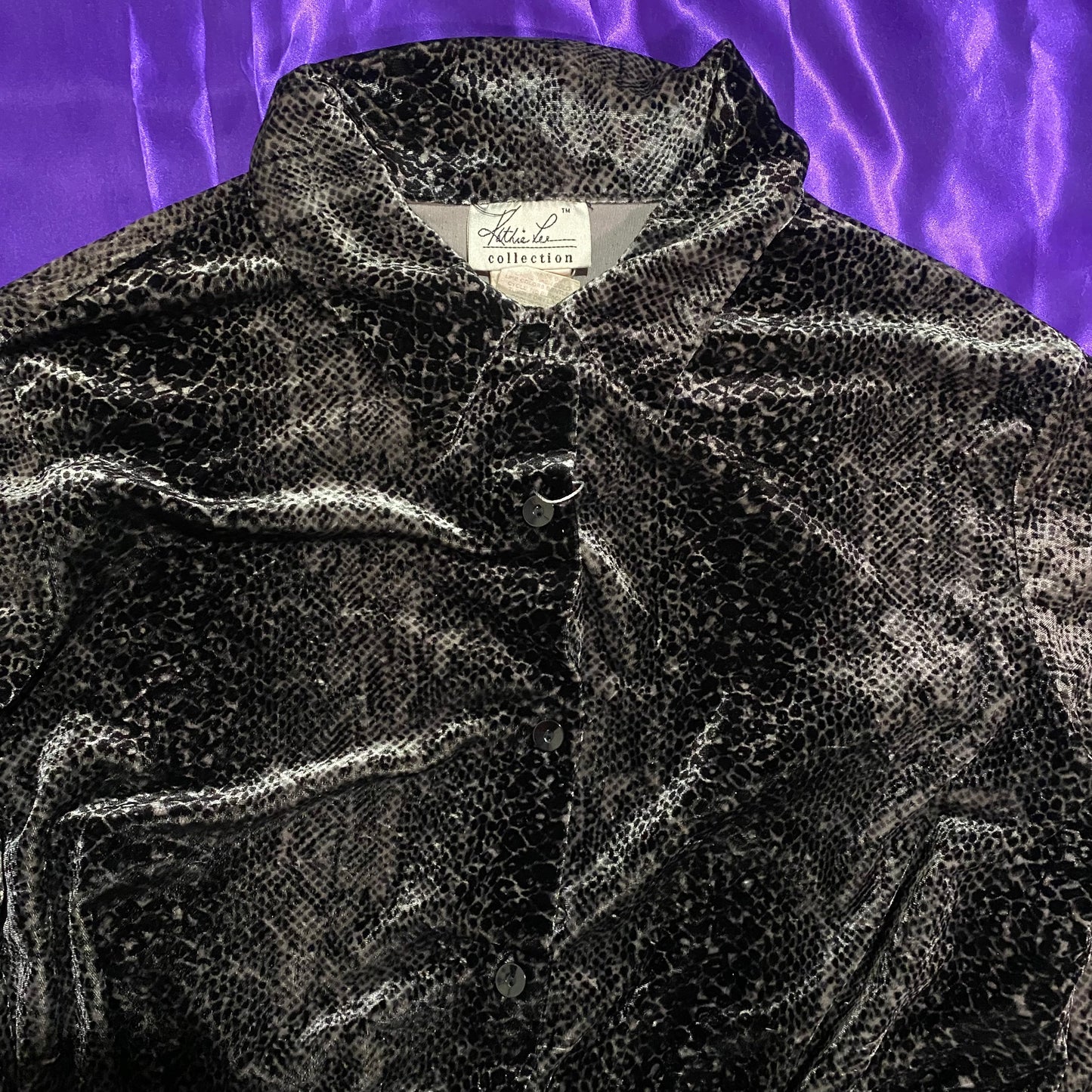animal pattern L/S shirt