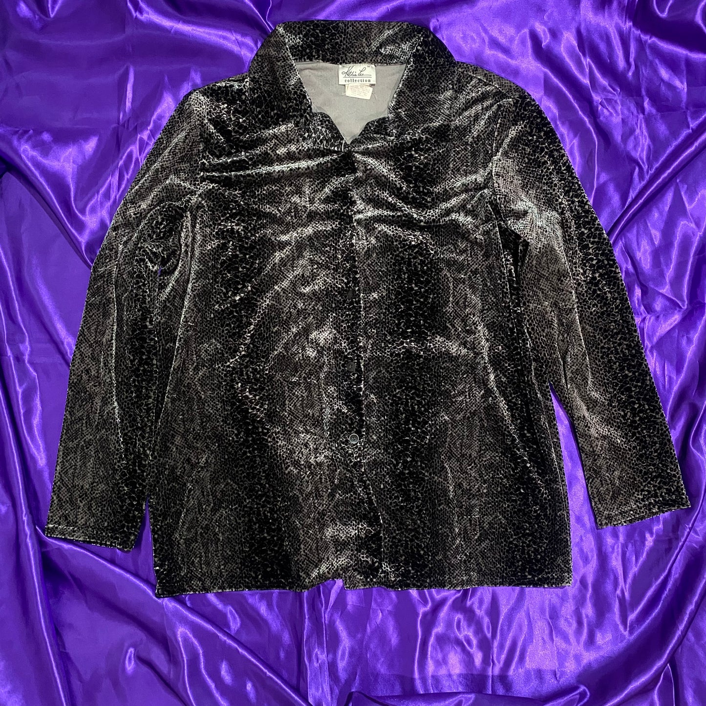 animal pattern L/S shirt