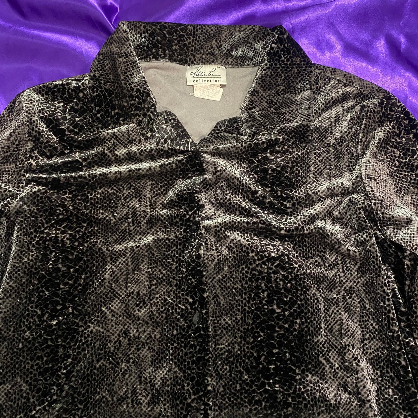 animal pattern L/S shirt