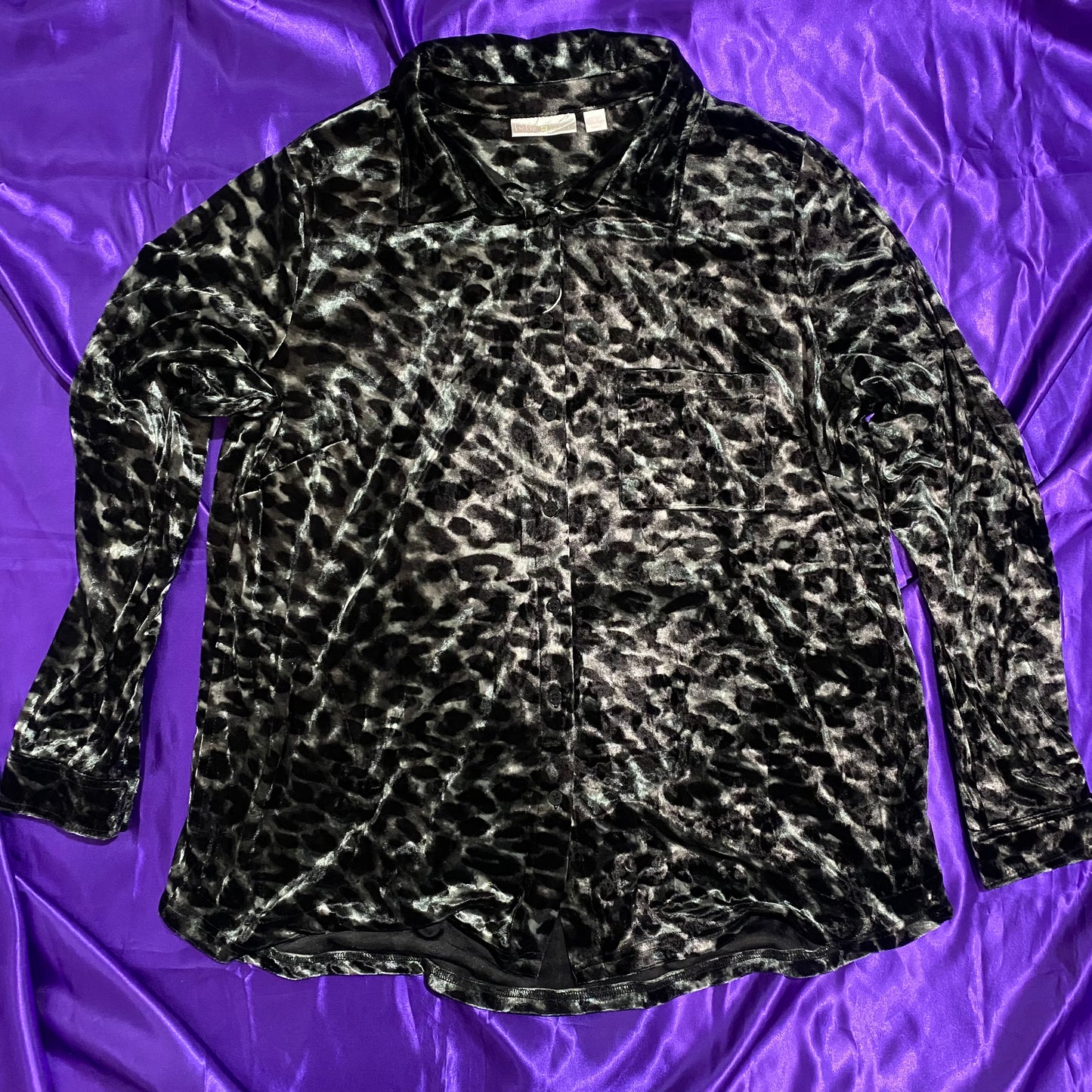 animal pattern L/S shirt